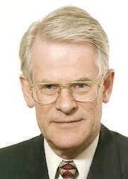 Making friends with former Swedish Prime Minister, 91, at a bus stop