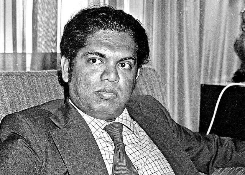 Dissenting with the Minister of Shipping