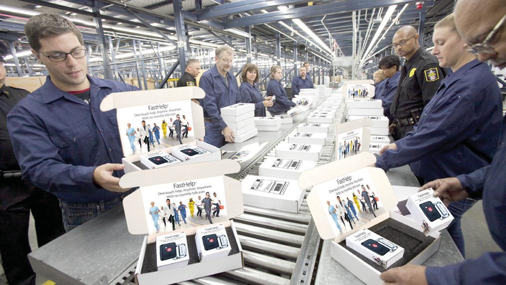 Seniors born before 1961 get new medical alert device with no monthly bills ever