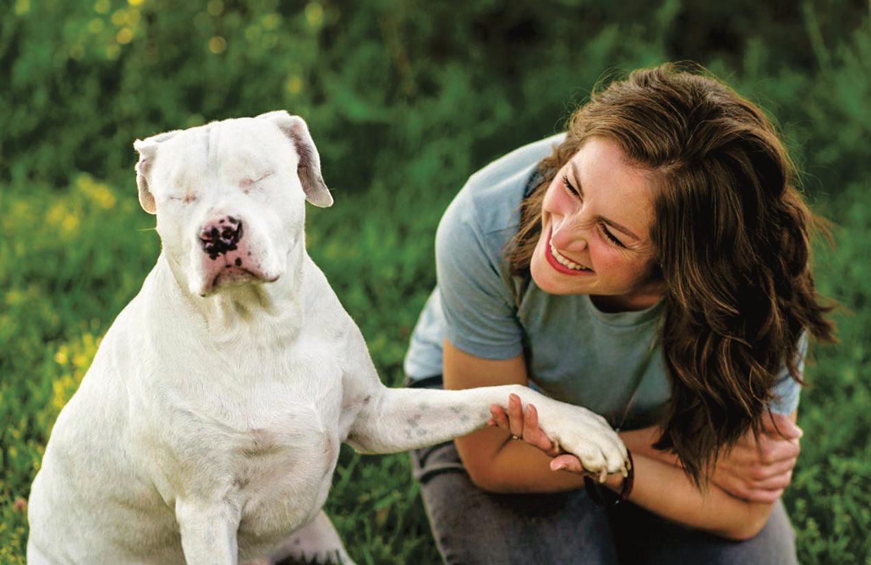 This pup teaches others to see with their heart!