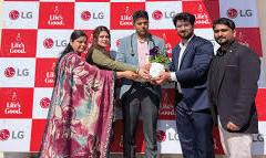 Krisumi Corporation hosts legendary chef Yoshinori Mizutani at Gurugram clubhouse