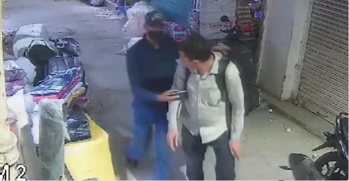 Trader robbed of Rs 80 lakhs at gunpoint in Lahori Gate