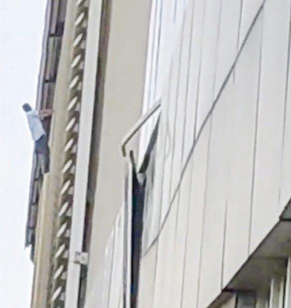 Man Jumps Off Mayur Vihar Metro Station Building