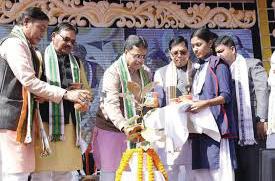 Tripura CM opens motor stand, 3 new schools