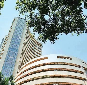 Sensex rises 455 pts to end at over week's high on early monsoon