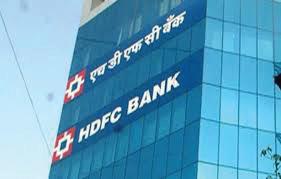 Loan defaulter files FIR against HDFC Bank MD-CEO