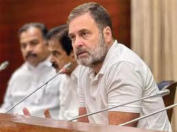 ECI Defends Maha Polls, Invites Rahul Gandhi for Talks