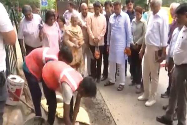 Minister Parvesh Attacks AAP Over Poor Roads