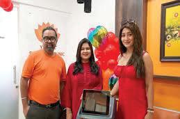 Reveal Lasers Hosts Forum with Dr. Agarwal & Navya Singh