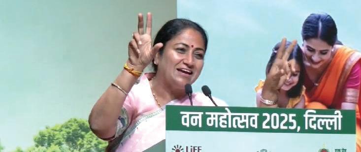 Previous Govts neglected plantation drives, says Delhi CM