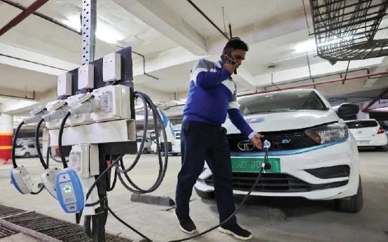 India's EV Sales Doubled in June '25 (YoY), 5% of New Vehicles Sold Were EV: FADA