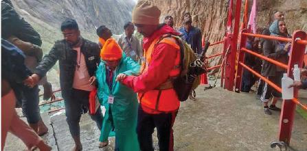 Amarnath Yatra: Woman killed, 3 injured in landslide; Yatra halted