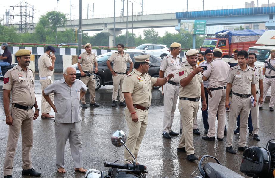 Terror Threats Rattle Delhi's Schools and Colleges