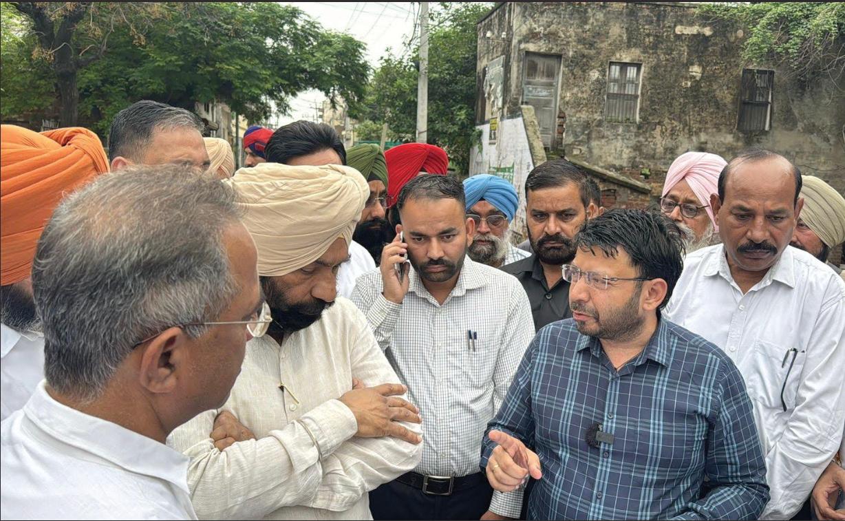 Dr. Ravjot Orders Suspension of JE & Sanitary Inspector for Negligence in Duty