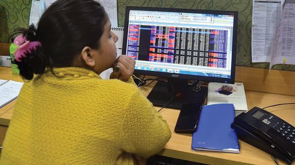 Female investor presence grows steadily across Indian states: NSE report