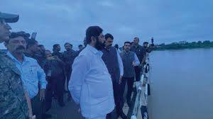 Dy CM Shinde inspects rain-hit Mumbai areas