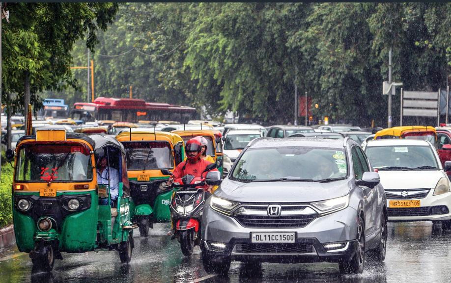 Delhi: Rain lashes several parts of National Capital