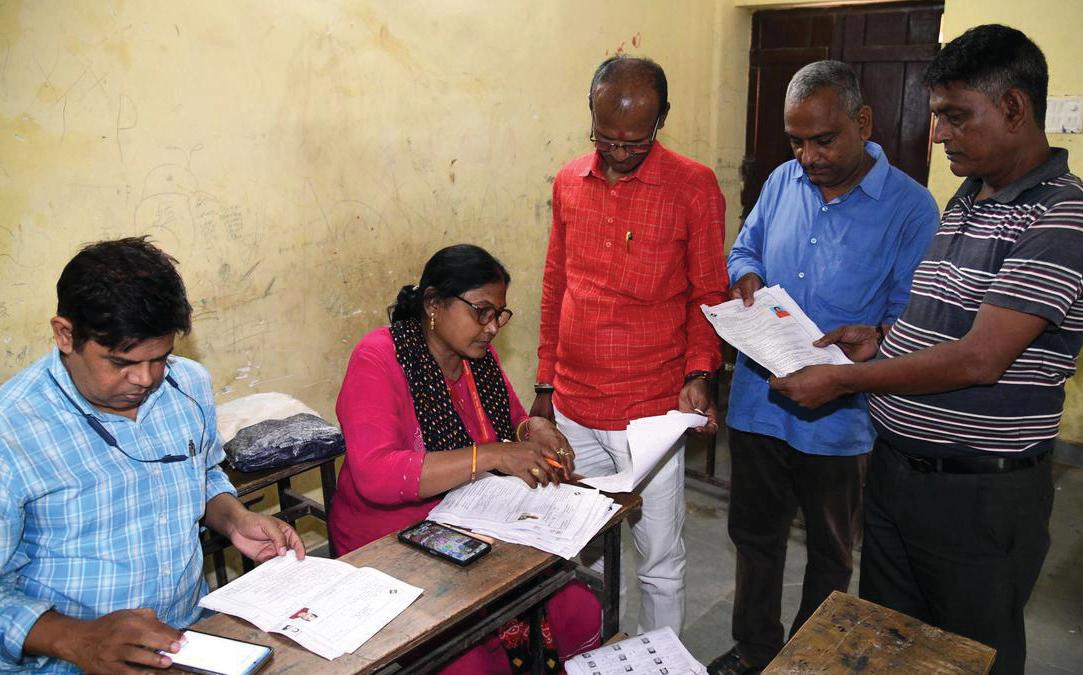SC asks state legal service authority to assist excluded voters in filing appeals with ECI