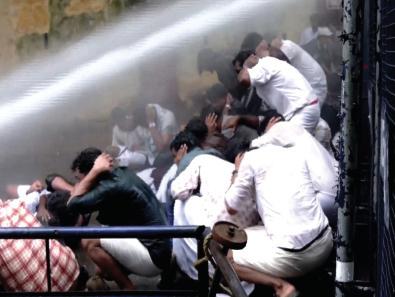 Kerala students protests against govt’s decision of sigining MoU on PM SHRI scheme