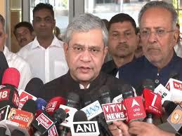 Vaishnaw, Gujarat CM review chip plants nearing production