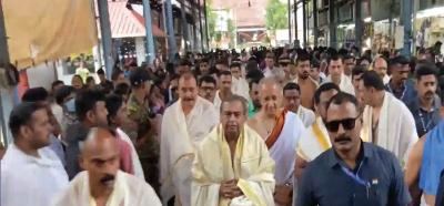 Mukesh Ambani donates Rs 15 crore to Guruvayur Devaswom for new hospital project