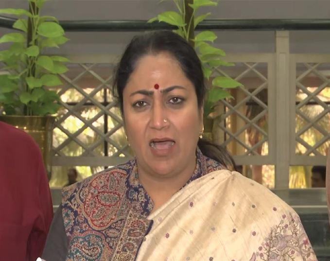 CM Rekha condemns Red Fort blast, assures Govt support for victims