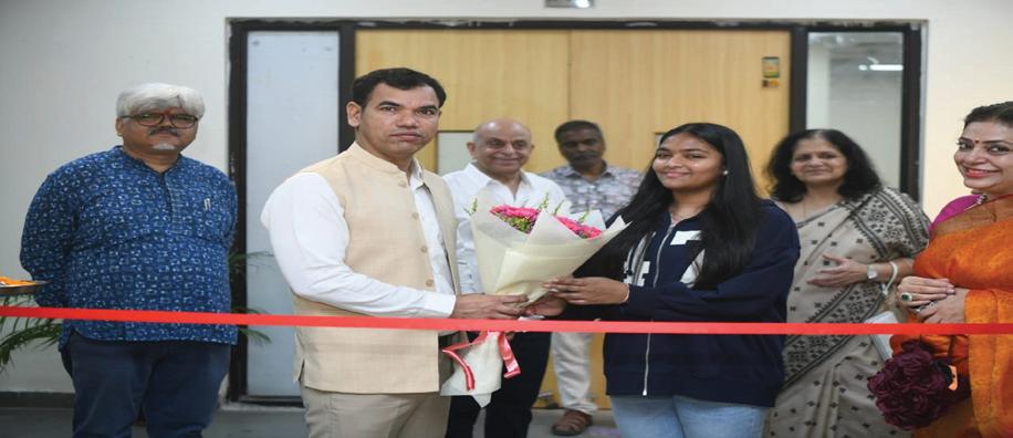 Mehr Dhawan: A Young Voice for the Planet 13-year-old artist and poet uses art to inspire environmental change