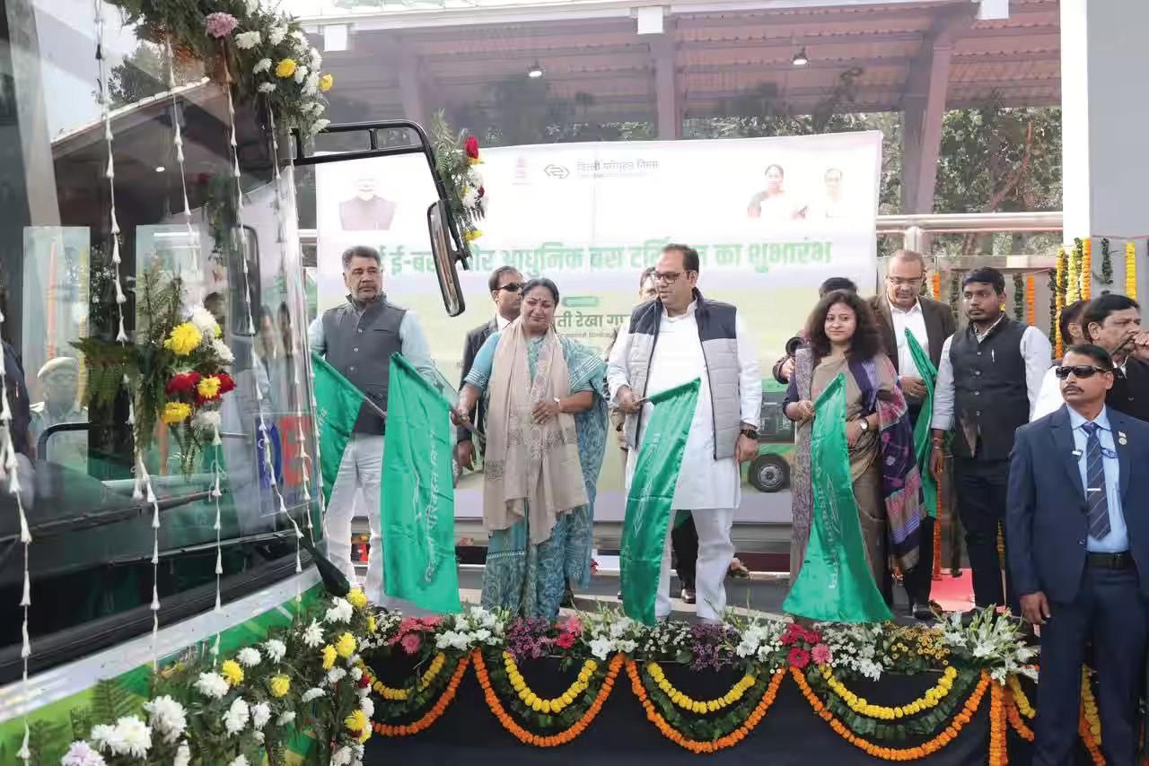 CM Rekha Gupta flags off 40 new electric buses at Azadpur