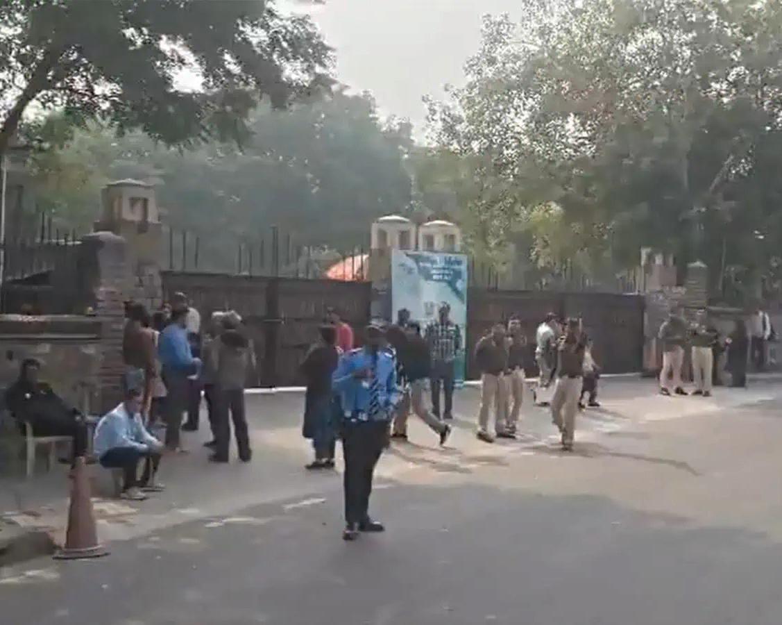 School in Chanakyapuri gets bomb threat