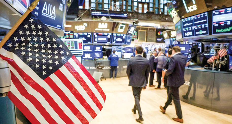 WALL ST EDGES UP IN THIN POST-HOLIDAY TRADE