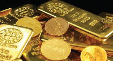 Gold could retest record highs as traders eye Powell's speech, RBI policy: Analysts