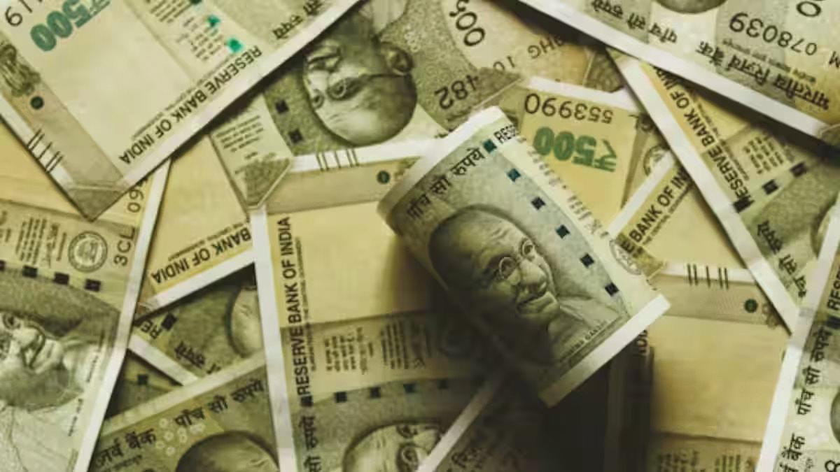 Rupee hits new low as depreciation continues