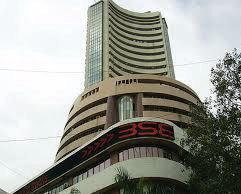 Indian stock indices decline, analysts point to profit booking