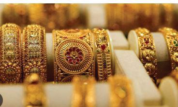 Gold climbs Rs 670 to Rs 1,32,200/10g amid firm global trends