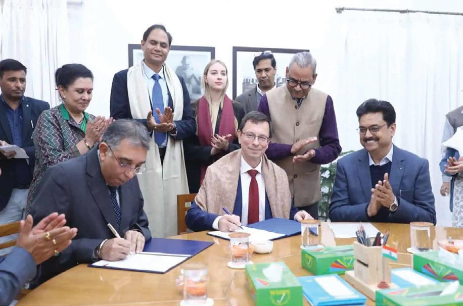 DU to build space mirror lab in collaboration with Russia's HSE University