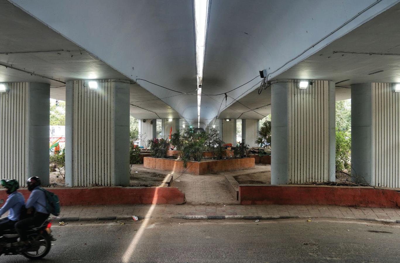 Delhi Govt, IOCL sign MoU to beautify spaces under five flyovers