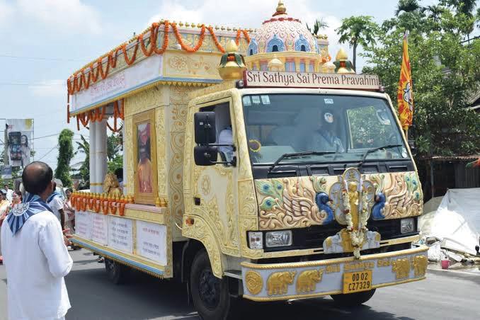 UNITING INDIA THROUGH LOVE