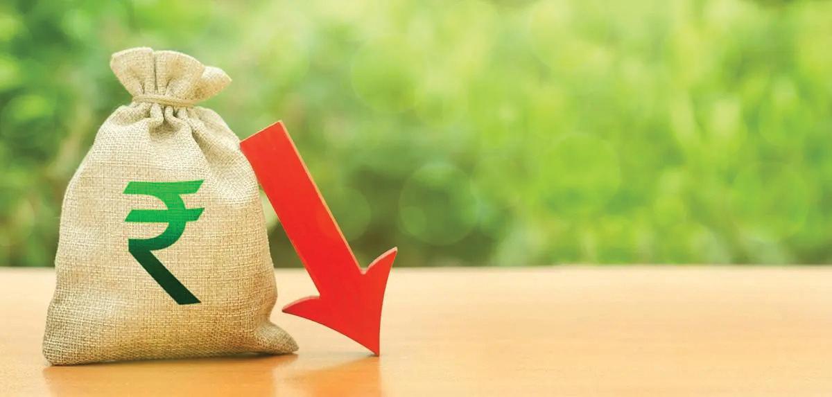 Rupee depreciation offers limited export benefit, hurts labour-intensive sectors
