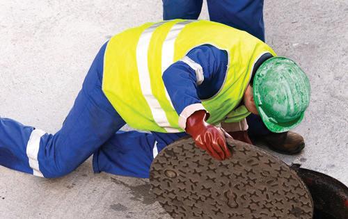 PWD issues strict safety SOP for manhole work