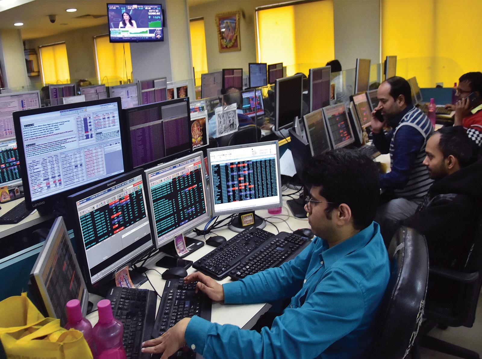 Maharashtra tops stock market investors, but share declines