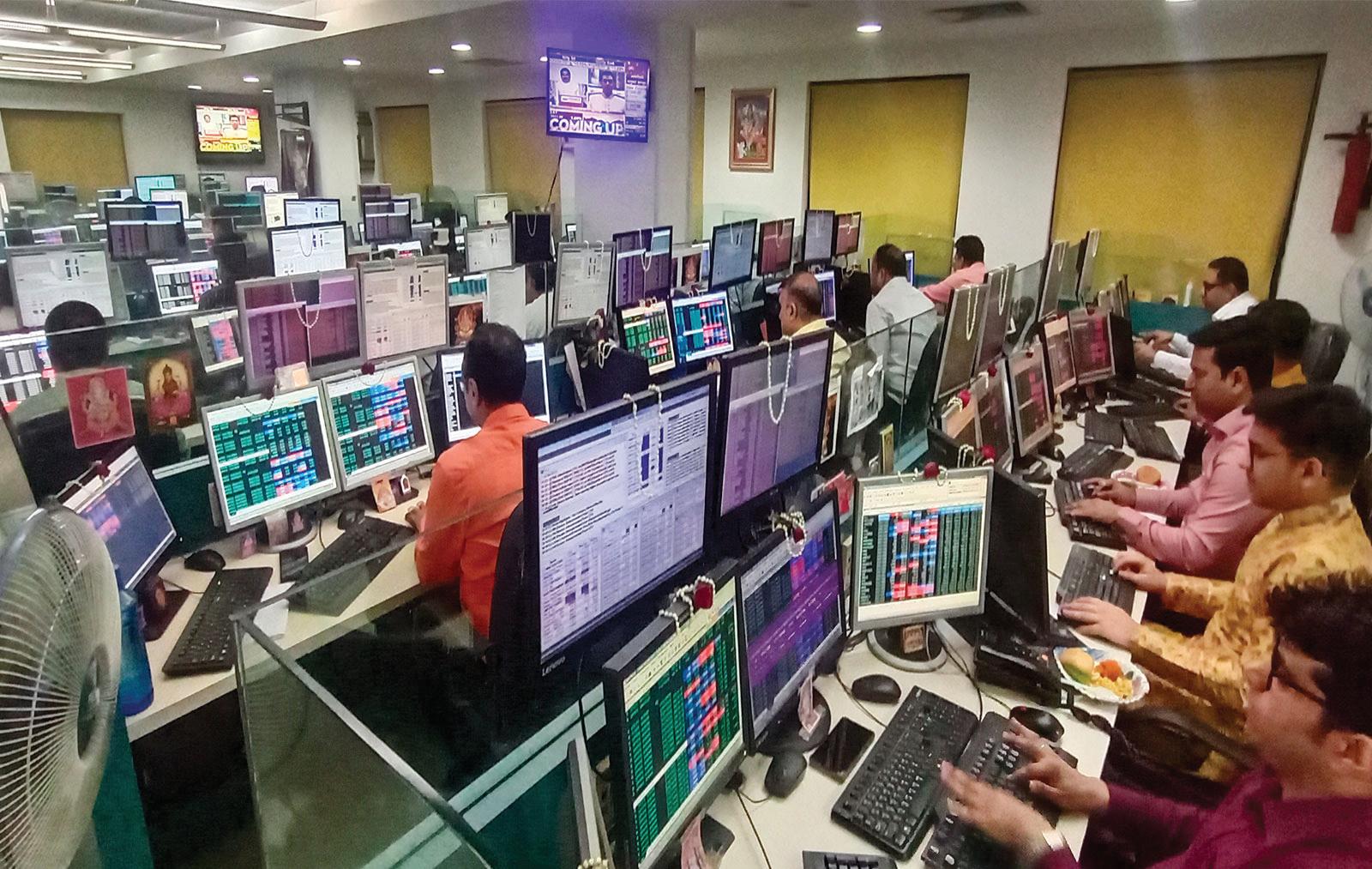 RBI liquidity surge sees uneven rate transmission