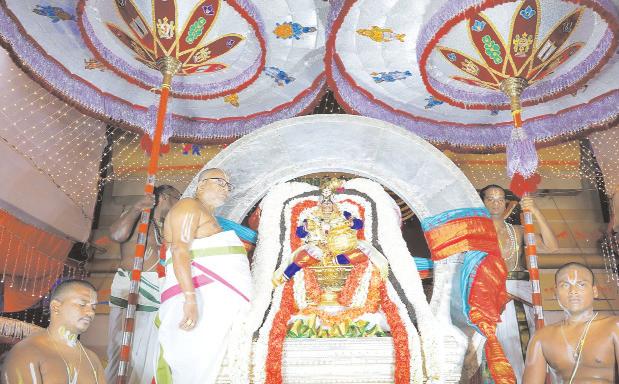సూర్యప్రభ వాహనంపై శ్రీ మన్నారాయణుడు భక్తులకు అభయం
