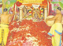 సప్తవర్ణ మిళితం కల్యాణ వెంకన్న పుష్పయాగం