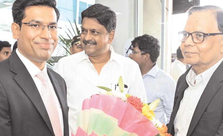 ఆర్థిక సంఘానికి ఘన స్వాగతం