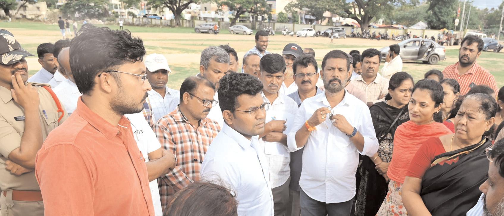 28న మెగా యోగ కార్యక్రమానికి పటిష్ట ఏర్పాట్లు చేయండి