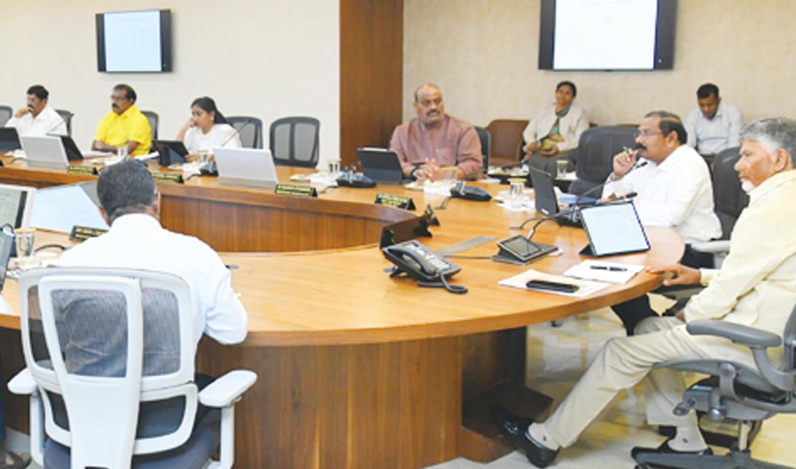 బనకచర్లపై మంత్రులకు సీఎం కీలక ఆదేశాలు