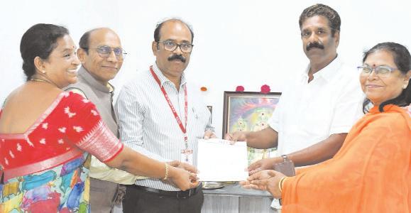మిల్స్ యాక్టింగ్ వైస్ ఛాన్సలర్గా ప్రొఫెసర్ సి.యువరాజ్