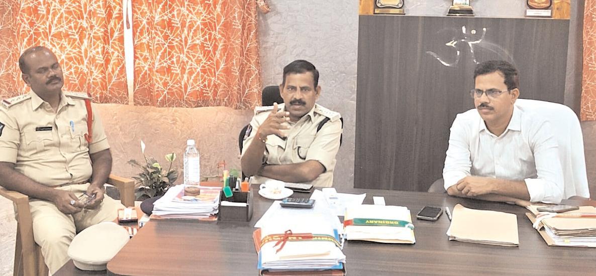 ప్రశాంత వాతావరణంలో వినాయక చవితి ఉత్సవాలు నిర్వహించుకోవాలి