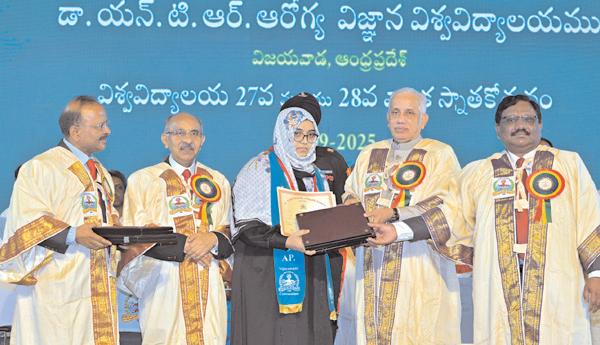 ఆరోగ్యకర సమాజ నిర్మాణంలో వైద్యులదే ముఖ్యపాత్ర