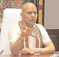 టీటీడీ ఆసుపత్రుల డైరెక్టర్లతో అదనపు ఈవో సమీక్ష